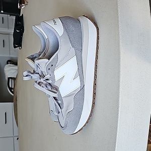 New Balance 237 Sneakers. New without tags.  7.5 grey